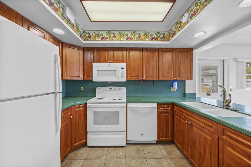 Photo of 5557 S Shadyside Circle, West Palm Beach, FL 33415 (MLS # R11097782)