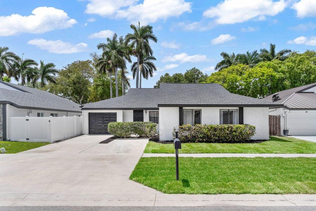 Photo of 21641 Sutters Lane, Boca Raton, FL 33428 (MLS # R11087024)