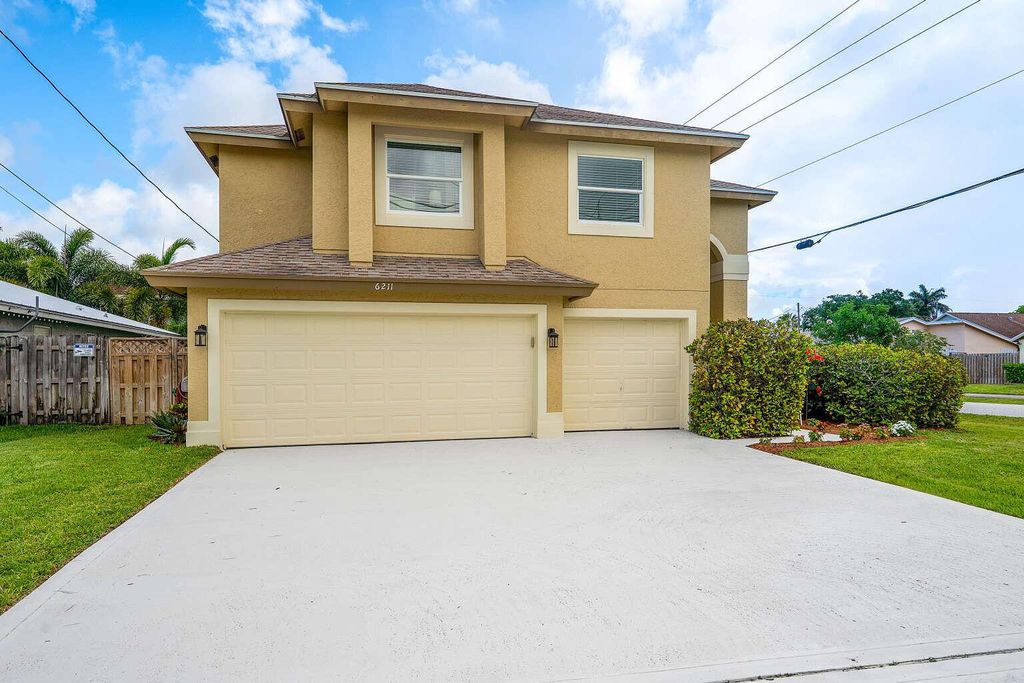 Photo of 6211 Drake Street, Jupiter, FL 33458 (MLS # B26032264)