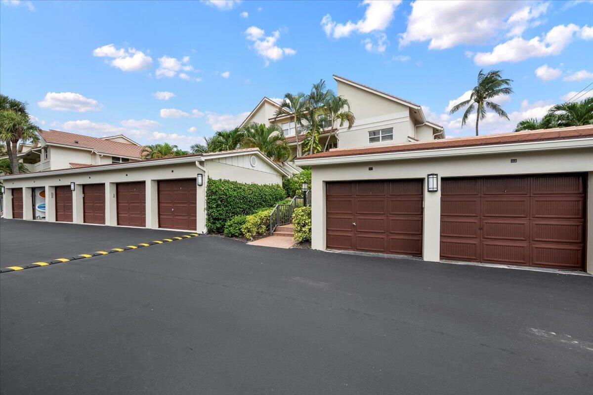 BEACHCOMBER - Residential Lease