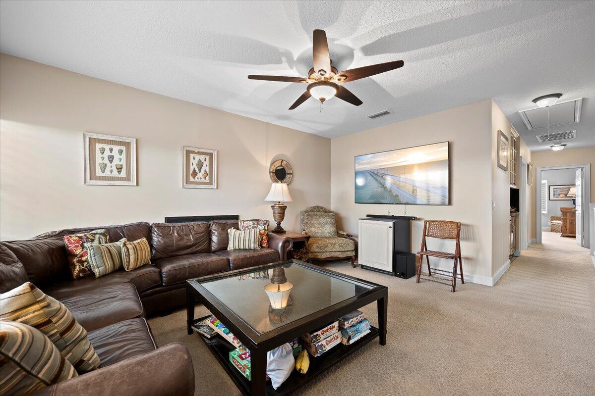 BEACHCOMBER - Residential Lease