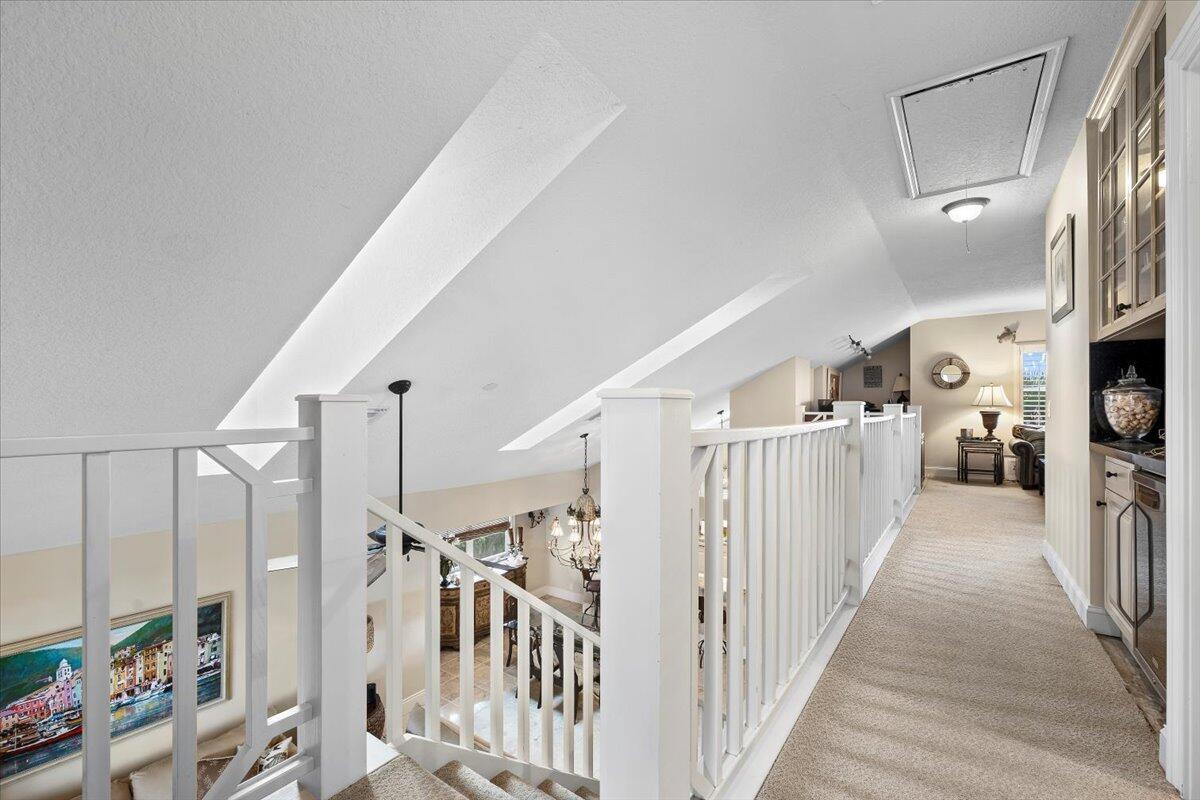 BEACHCOMBER - Residential Lease