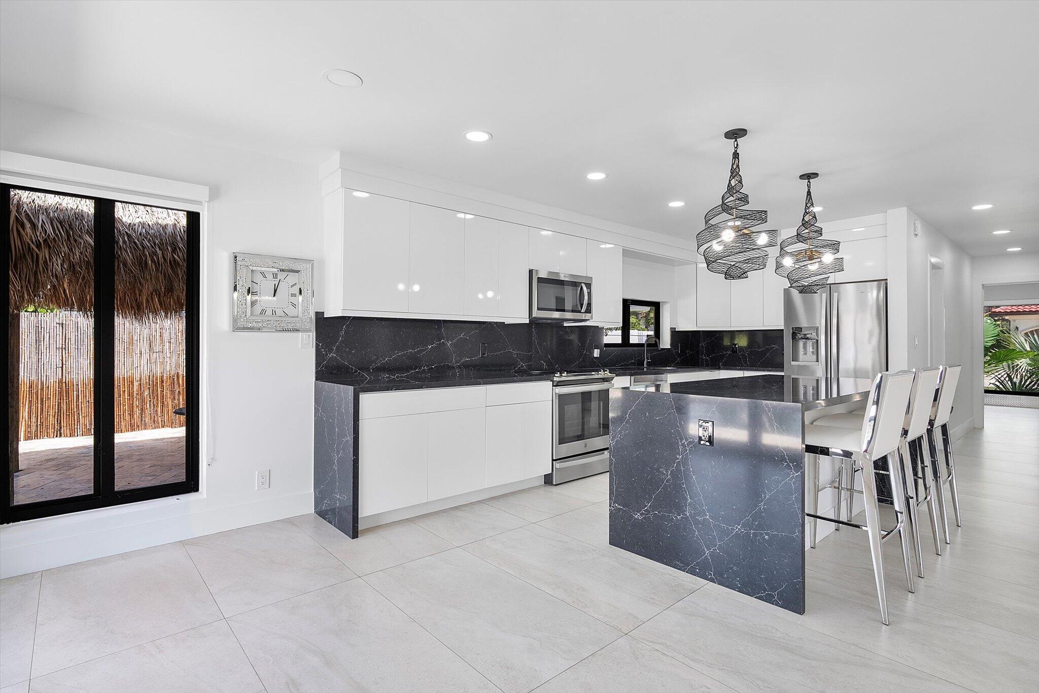CORAL KEY VILLAS 6TH SEC - Residential