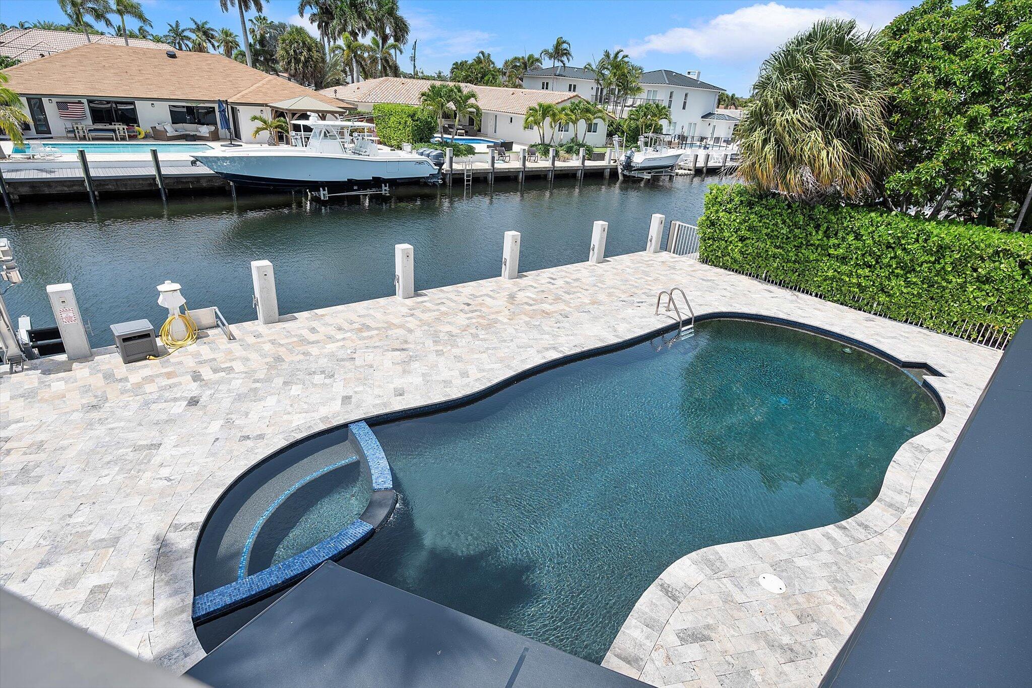 CORAL KEY VILLAS 6TH SEC - Residential