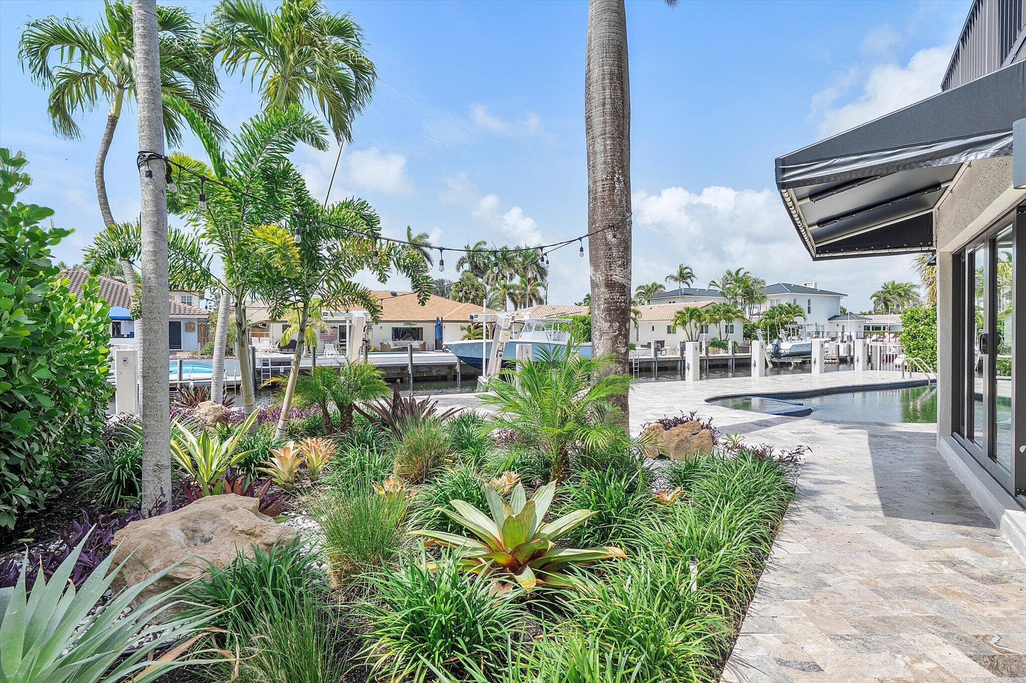 CORAL KEY VILLAS 6TH SEC - Residential