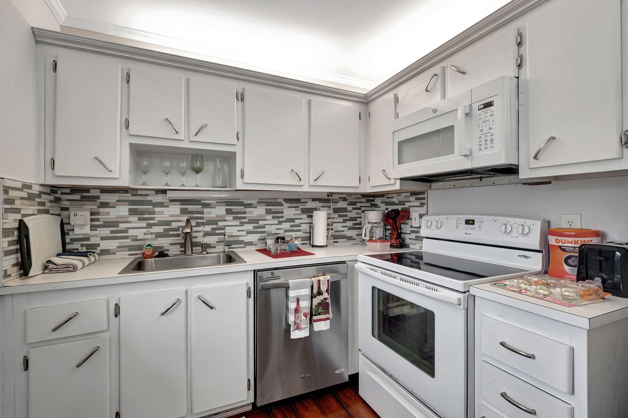 KINGS POINT TUSCANY CONDO - Residential Lease