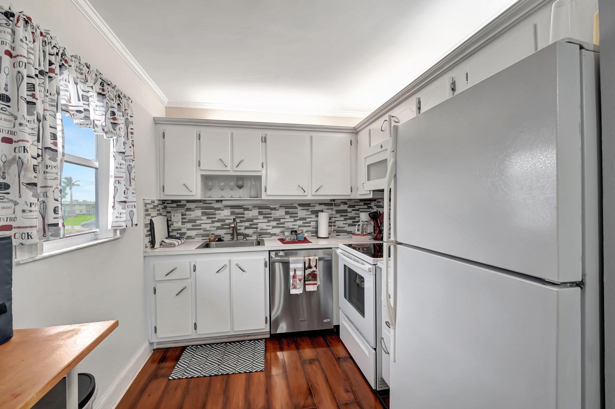 KINGS POINT TUSCANY CONDO - Residential Lease