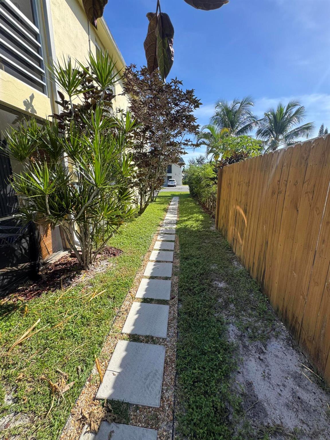 CRESTVIEW BOYNTON - Residential Lease