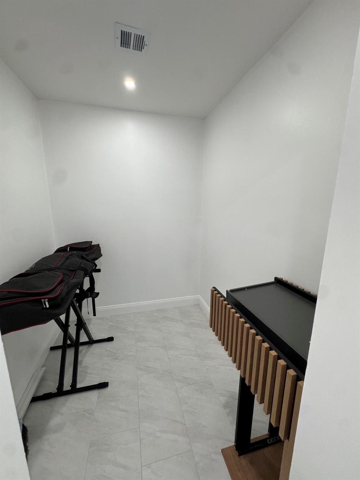 CRESTVIEW BOYNTON - Residential Lease