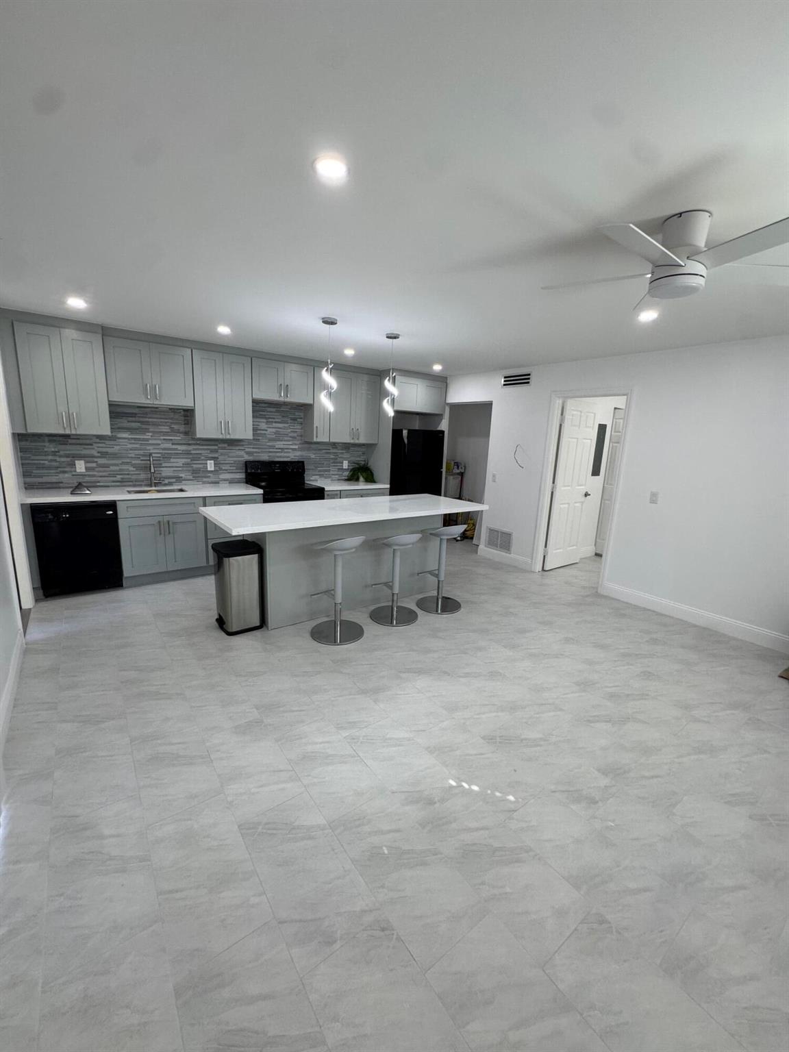 CRESTVIEW BOYNTON - Residential Lease