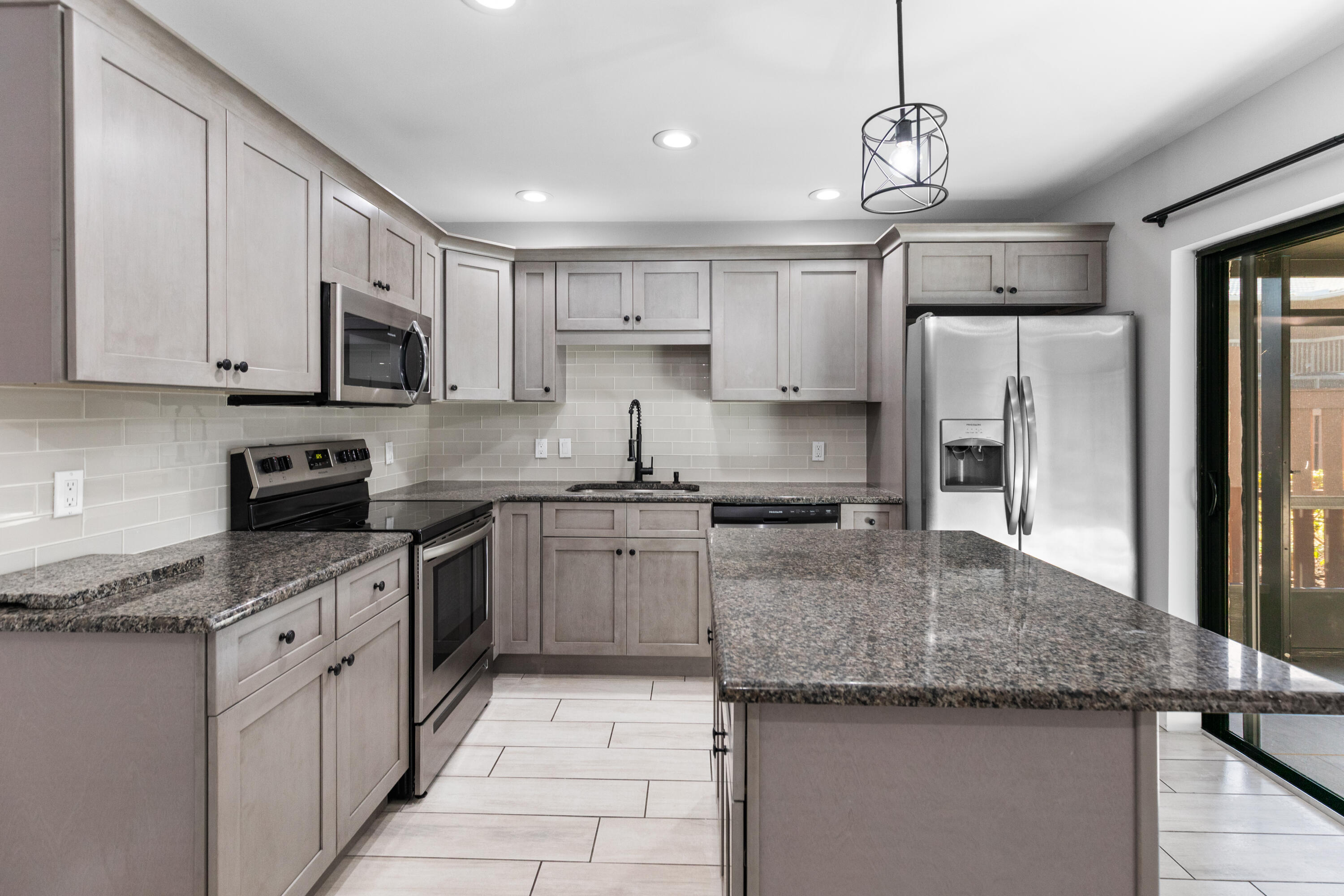 CAMELOT GARDENS-PHASE TEN- BLDG 23 UNIT B - Residential