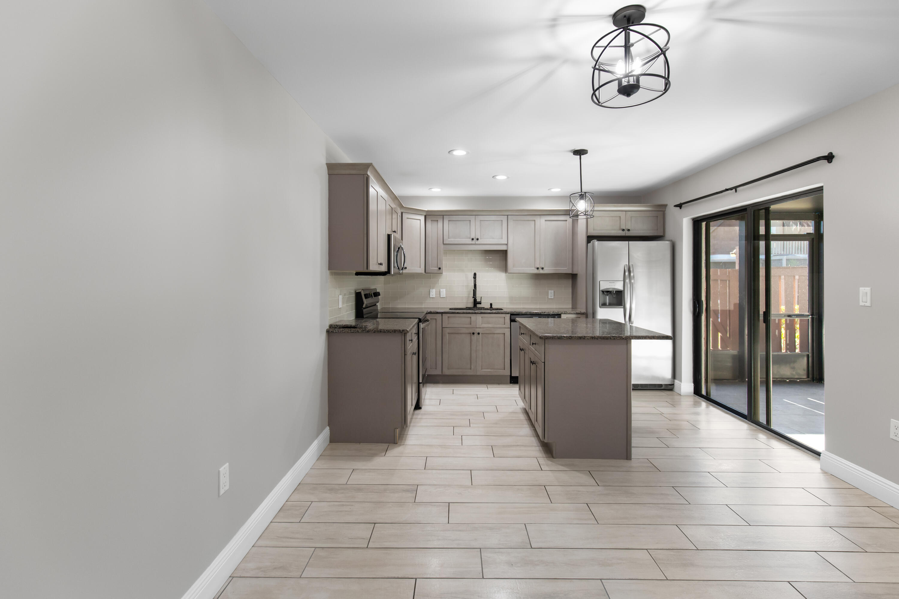 CAMELOT GARDENS-PHASE TEN- BLDG 23 UNIT B - Residential