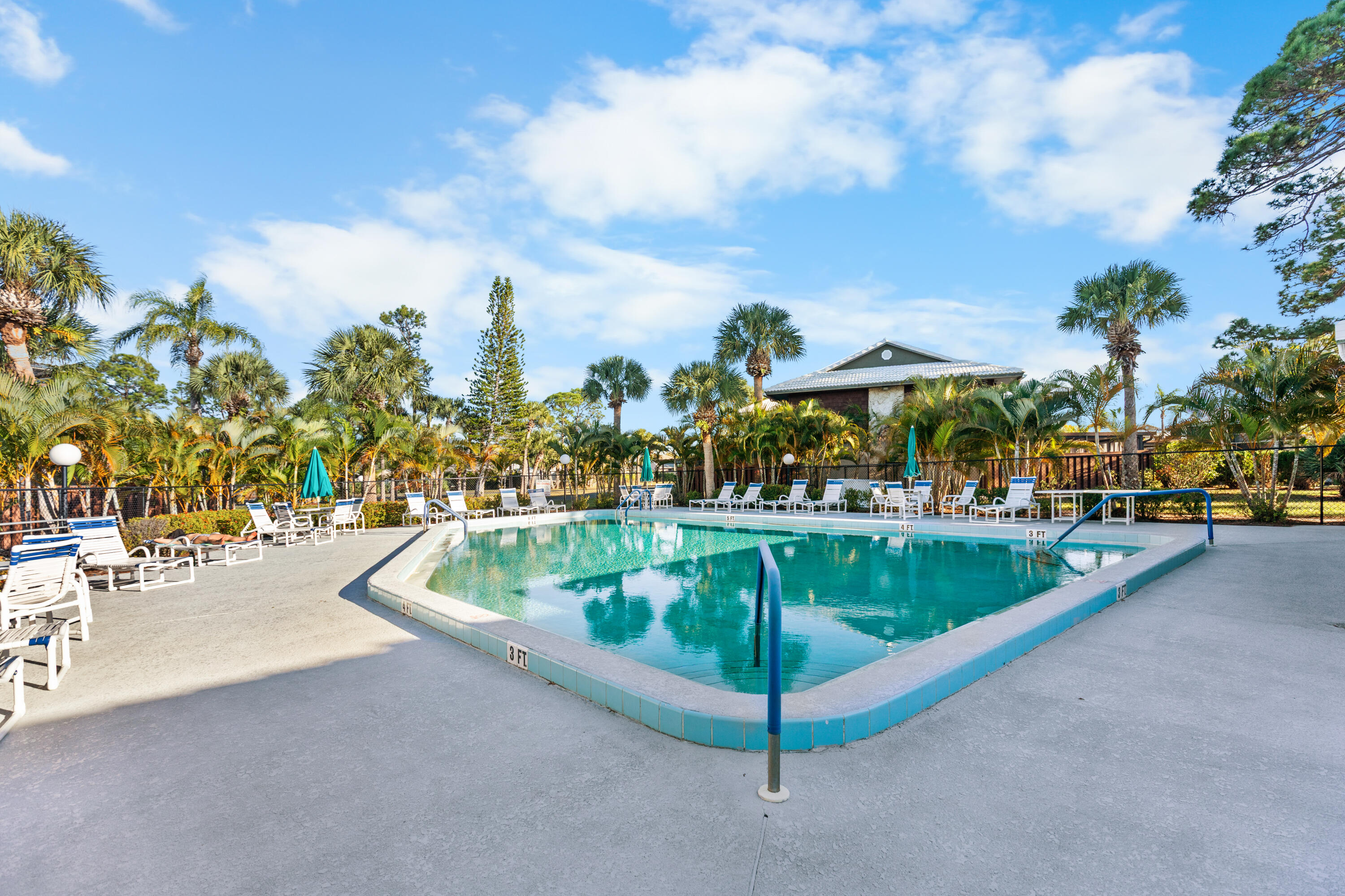 CAMELOT GARDENS-PHASE TEN- BLDG 23 UNIT B - Residential