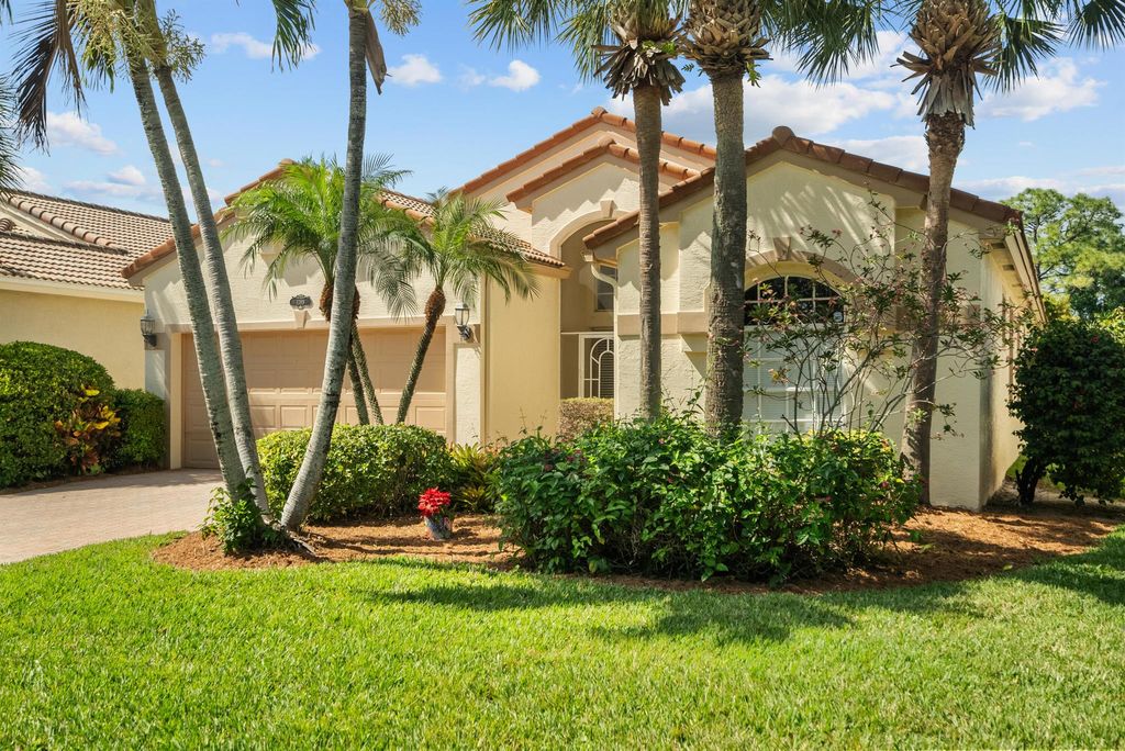 Photo of 1189 SE Westminster Place, Stuart, FL 34997 (MLS # R10970246)