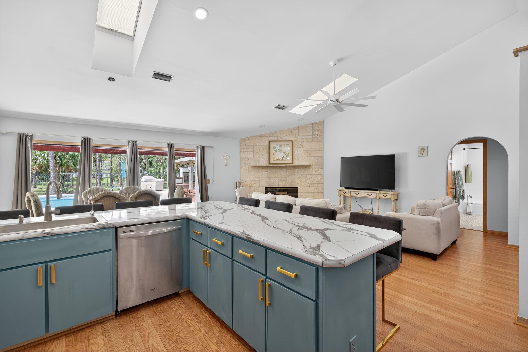 10330 157th Street N