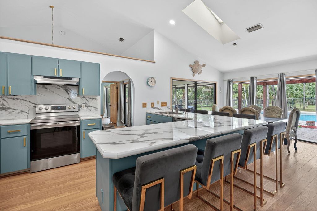 Photo of 10330 157th Street N, Jupiter, FL 33478 (MLS # R11109372)