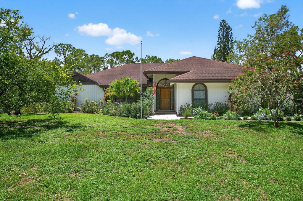 Photo of 10330 157th Street N, Jupiter, FL 33478 (MLS # R11109372)