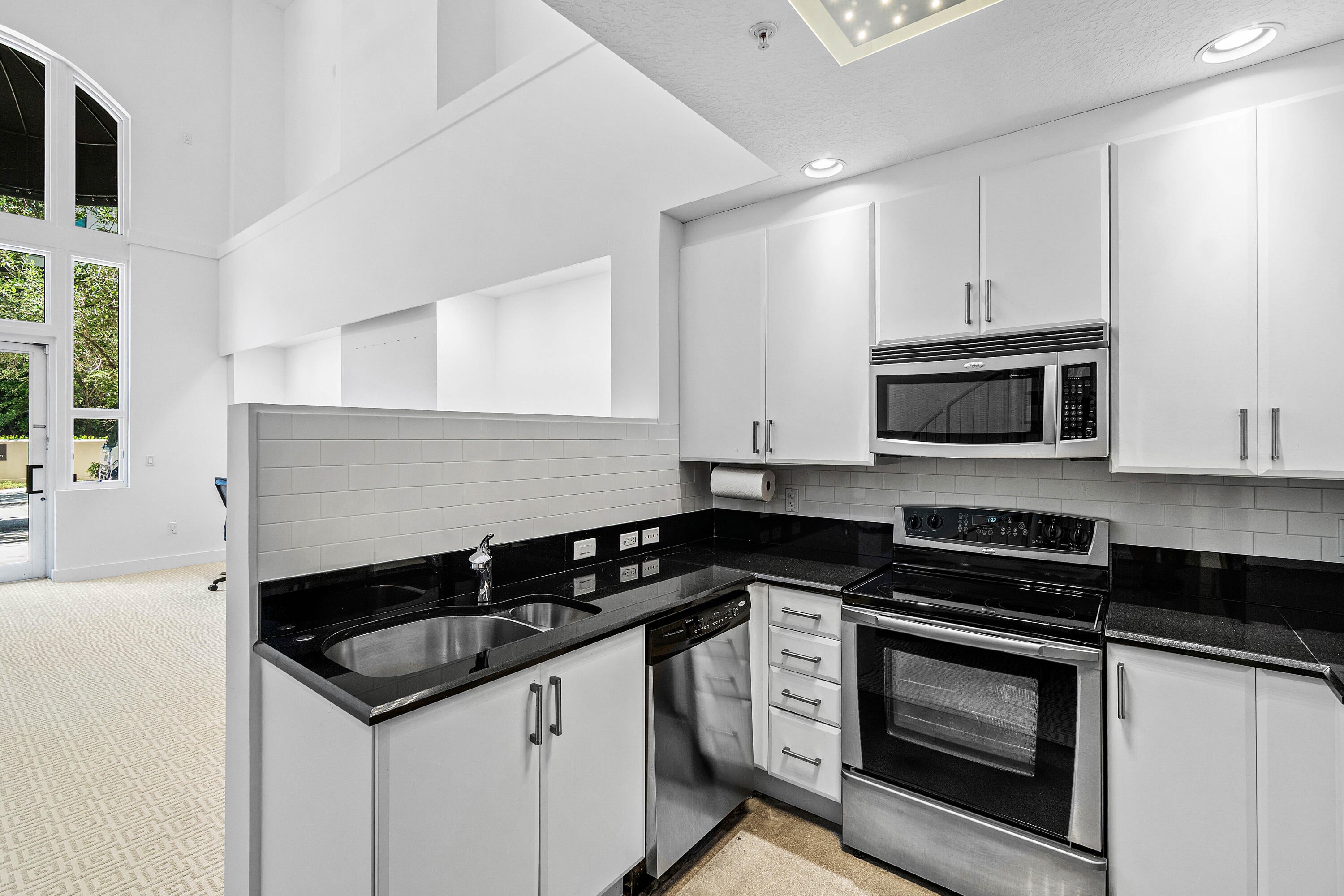 701 S Olive Avenue 119