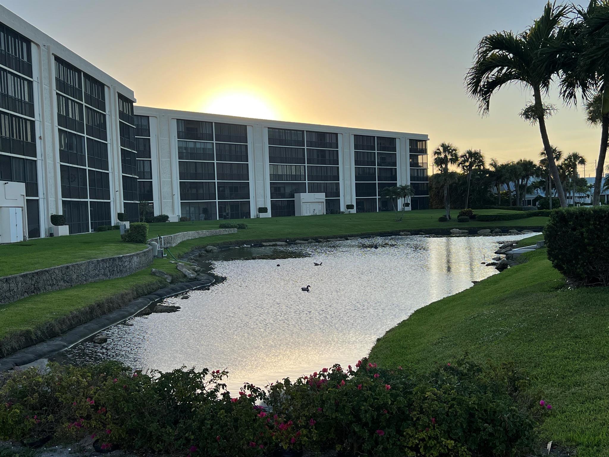 BROADVIEW CONDO - Residential Lease