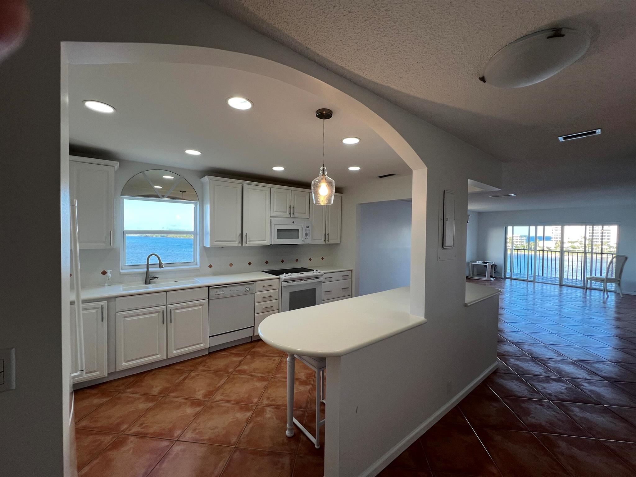 BROADVIEW CONDO - Residential Lease