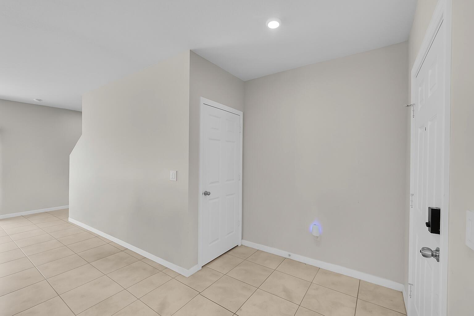 MAGNOLIA SQUARE - Residential Lease