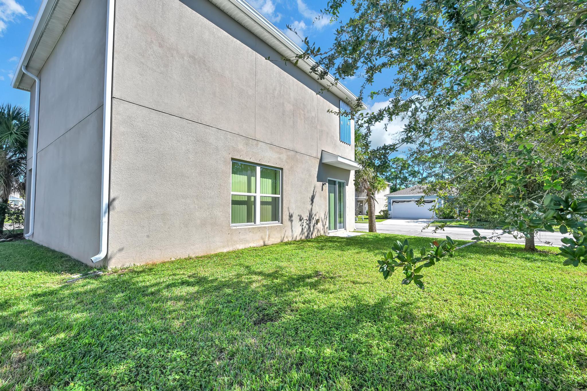 MAGNOLIA SQUARE - Residential Lease