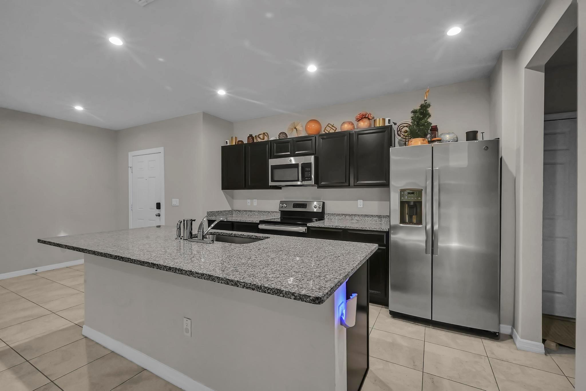 MAGNOLIA SQUARE - Residential Lease