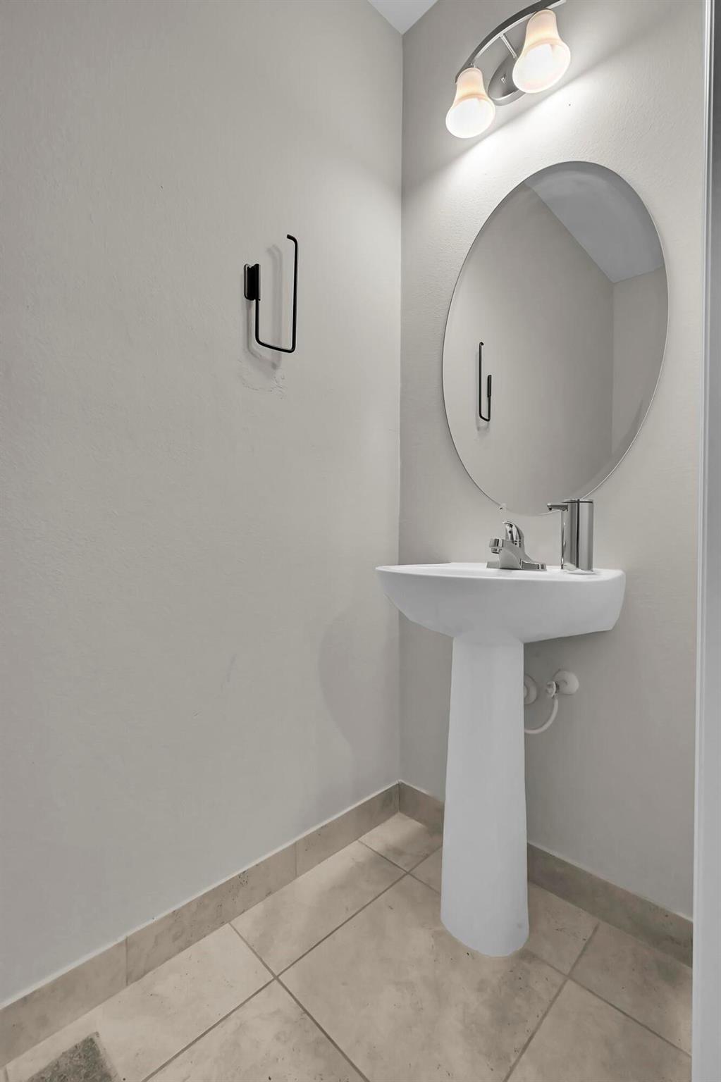 MAGNOLIA SQUARE - Residential Lease