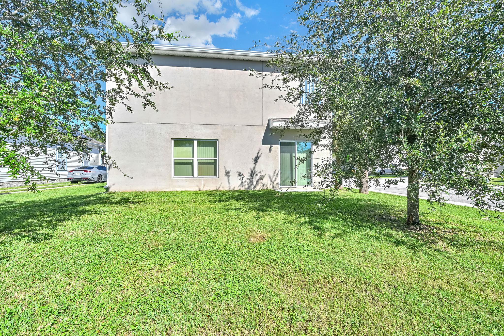 MAGNOLIA SQUARE - Residential Lease