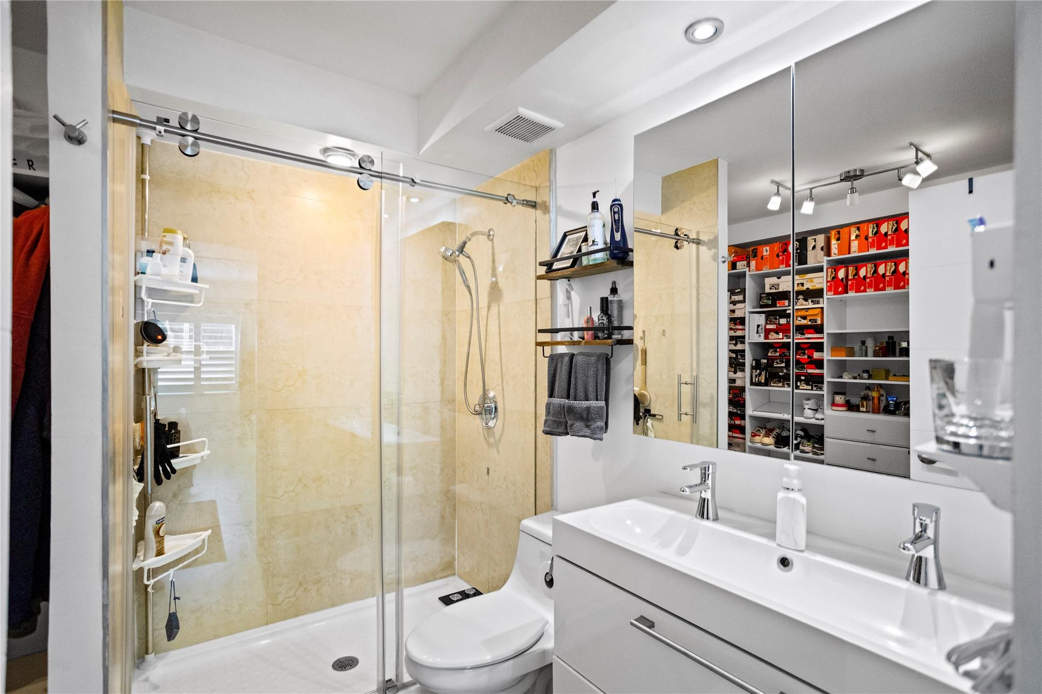 2900 NE 30th St G-1