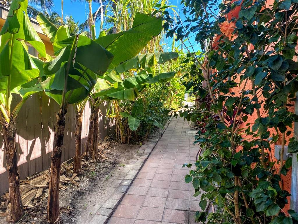 WEST TRAIL PARK - Residential Lease