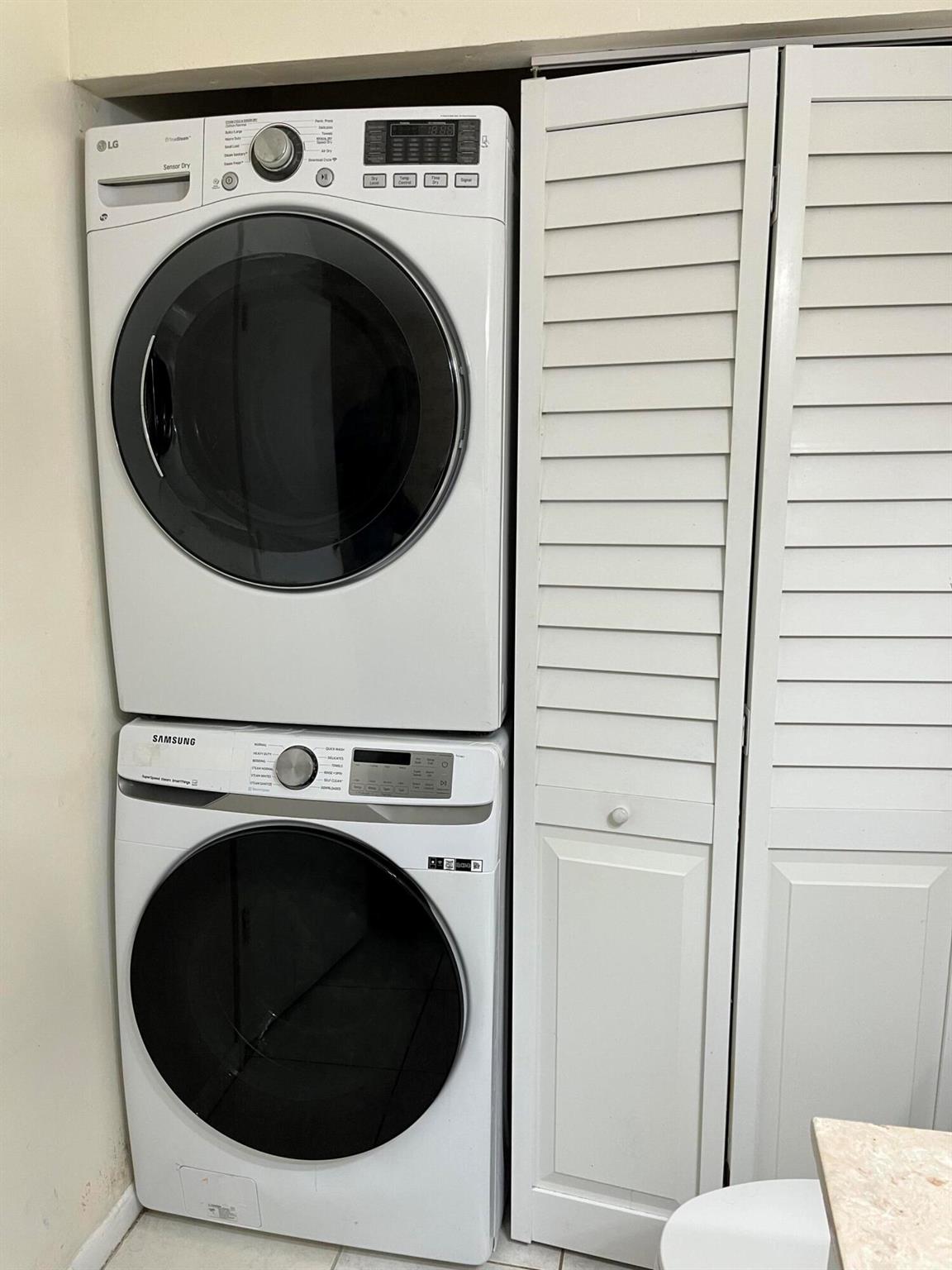 CROSSINGS OF BOYNTON BEACH CONDO - Residential Lease