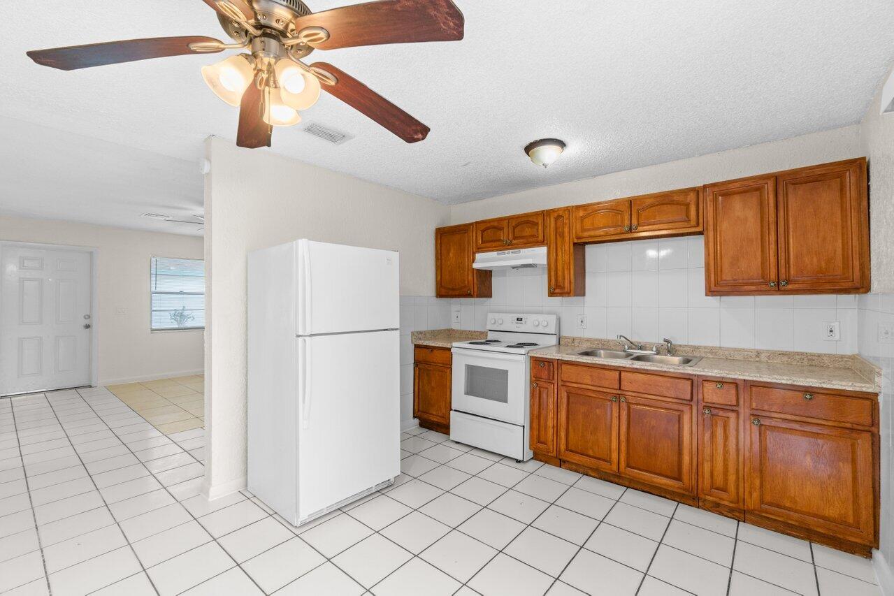 Gulfstream Apartments - Residential Lease