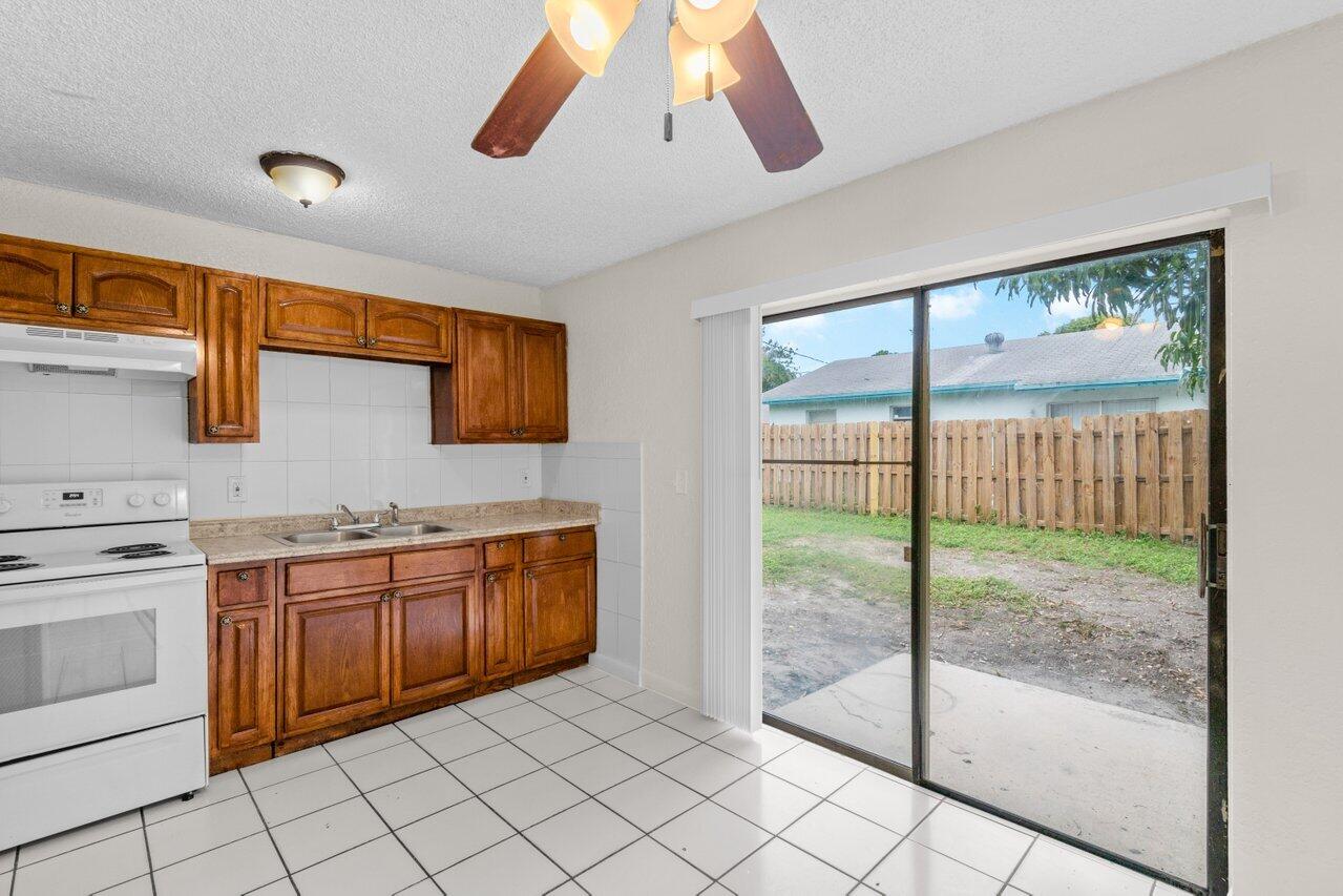 Gulfstream Apartments - Residential Lease