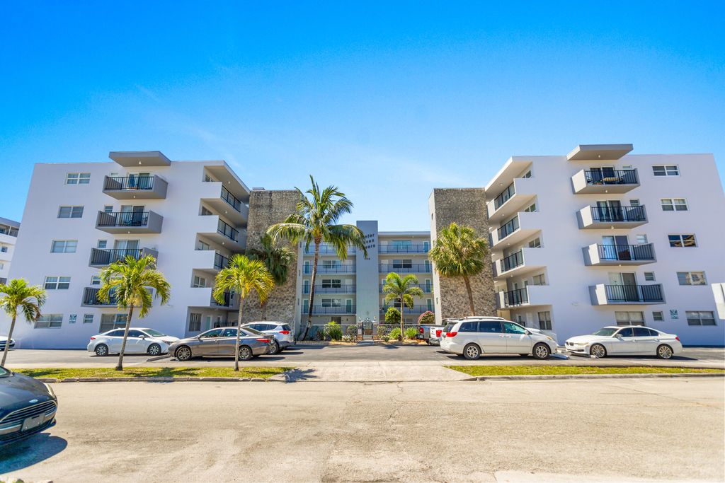 Photo of 1750 Jefferson Street #507, Hollywood, FL 33020 (MLS # B26028471)