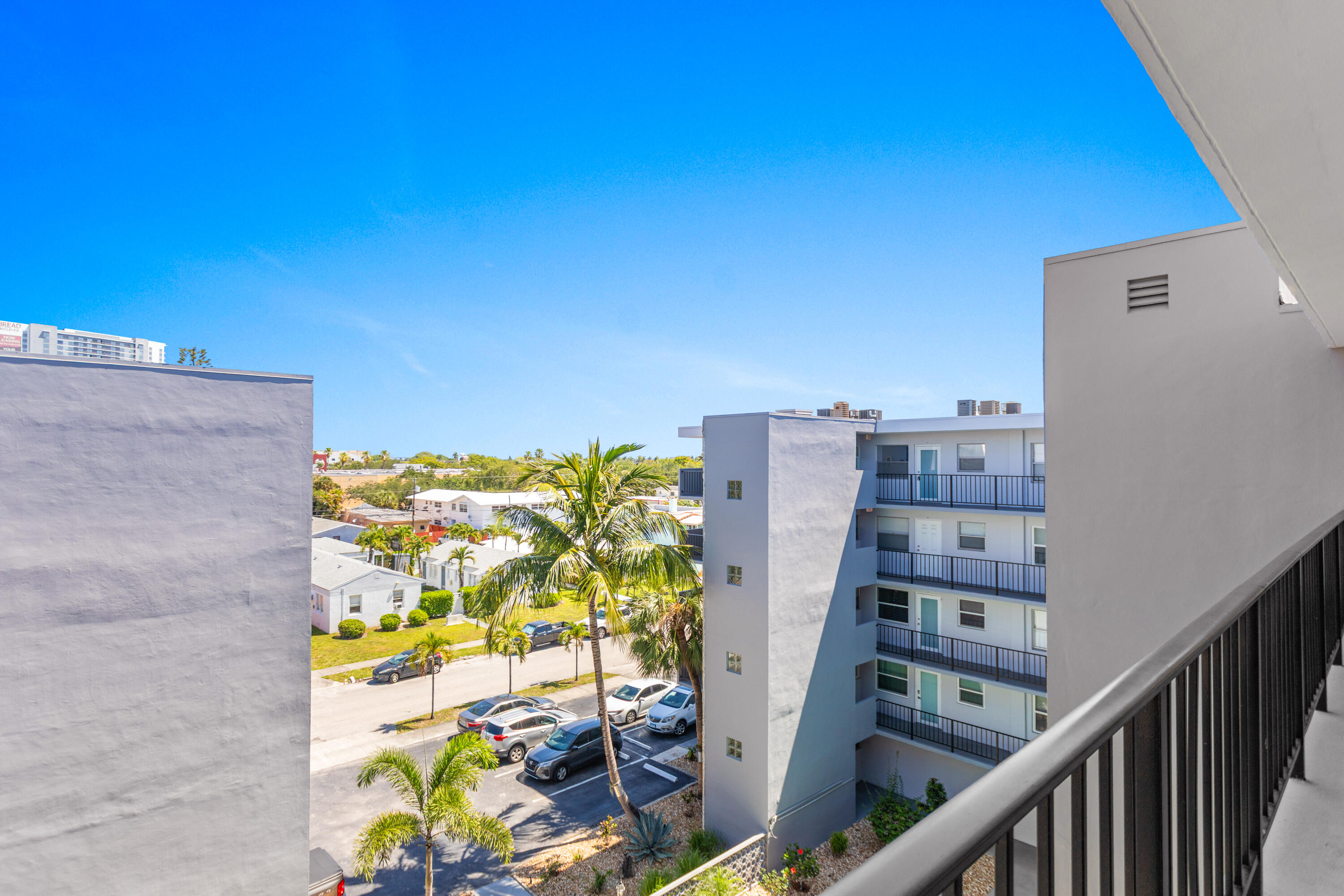 WINTER HAVEN TOWERS CONDO - Residential