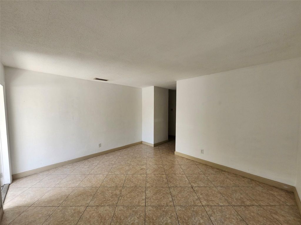 Photo of 701 NE 36th Street, Oakland Park, FL 33334 (MLS # F10556074)