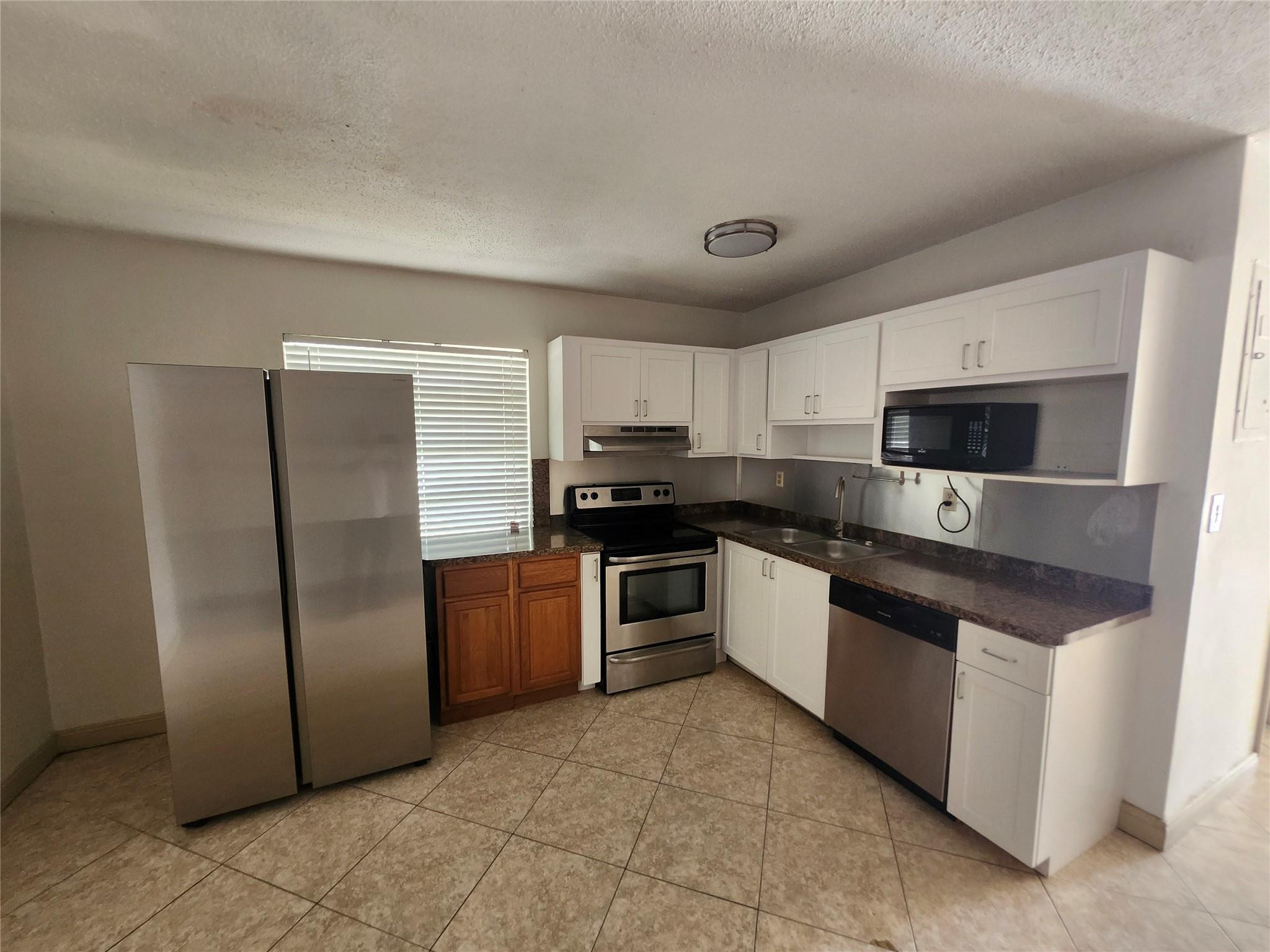 Oakland Park Second Add 1 - Residential Lease