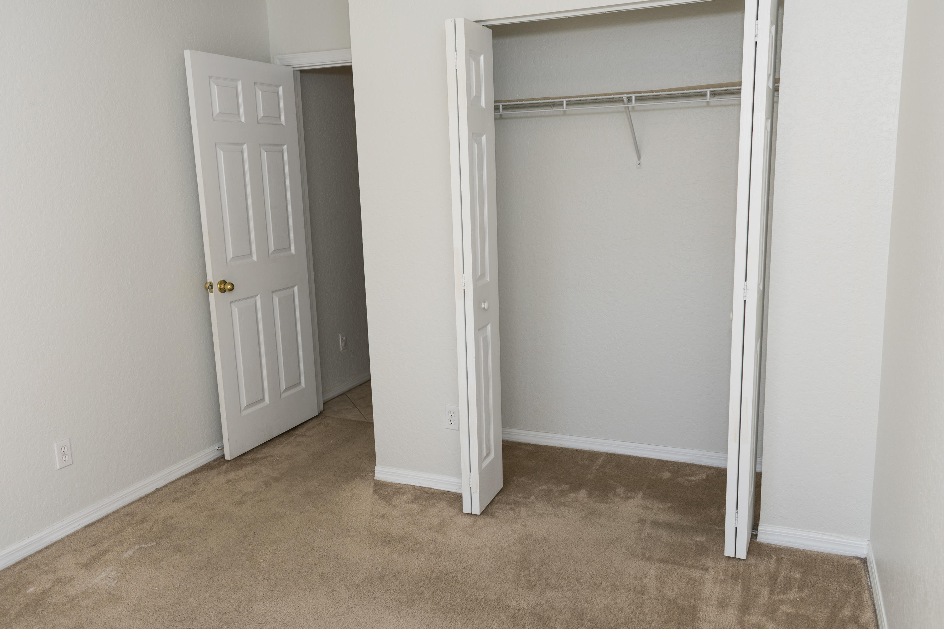 FIRST REPLAT OF PORTOFINO ISLES - Residential