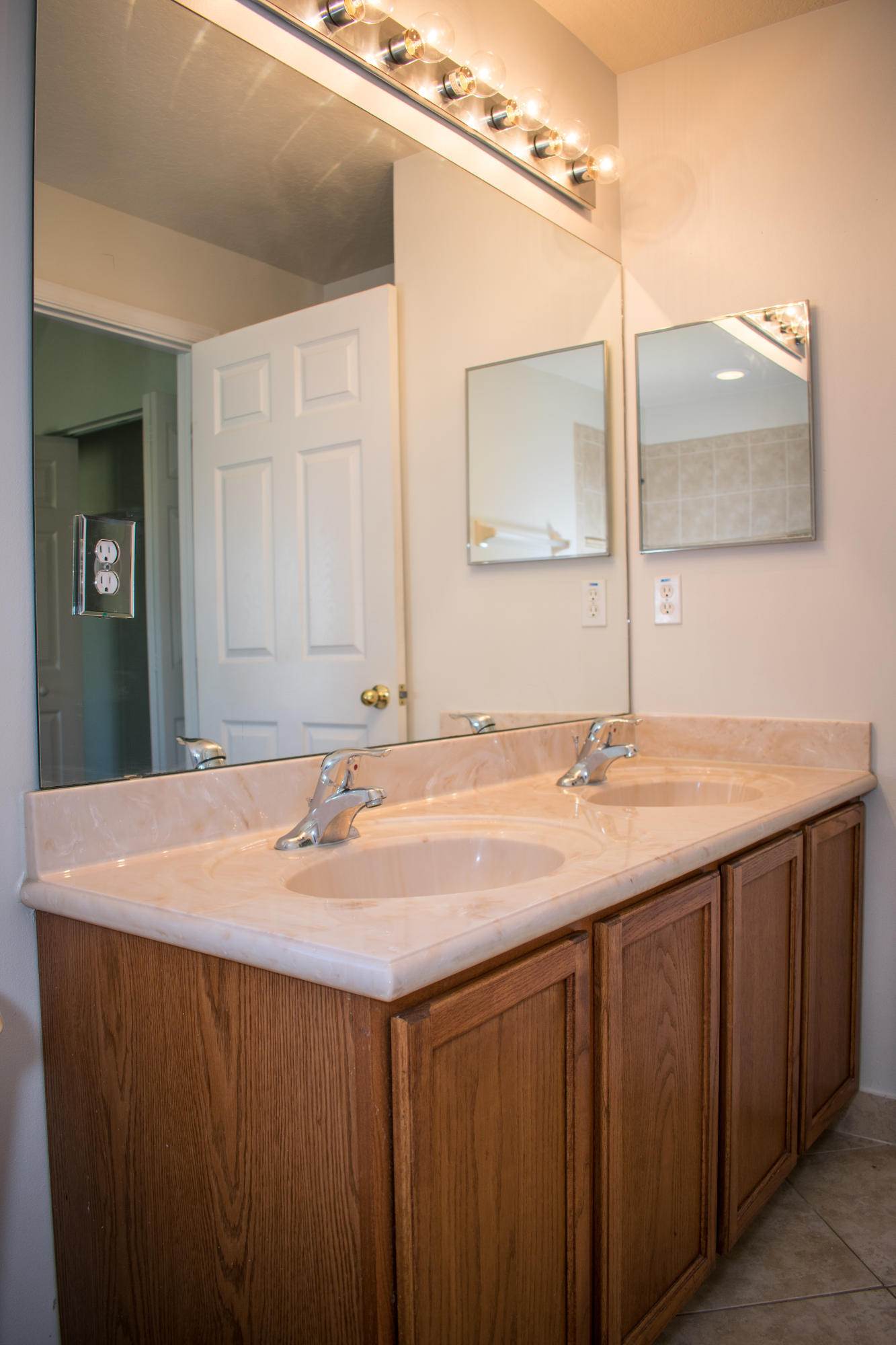 FIRST REPLAT OF PORTOFINO ISLES - Residential