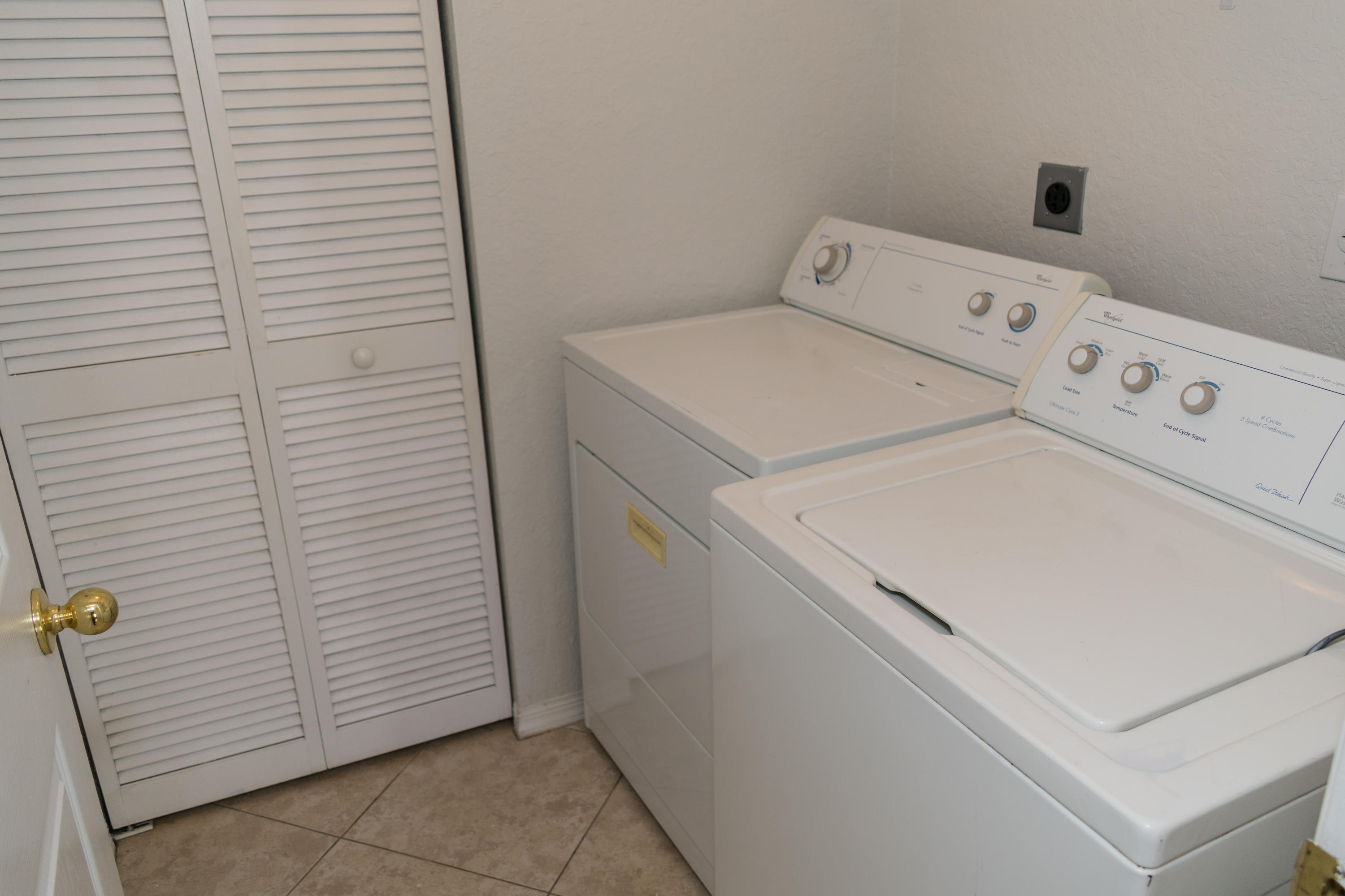 FIRST REPLAT OF PORTOFINO ISLES - Residential