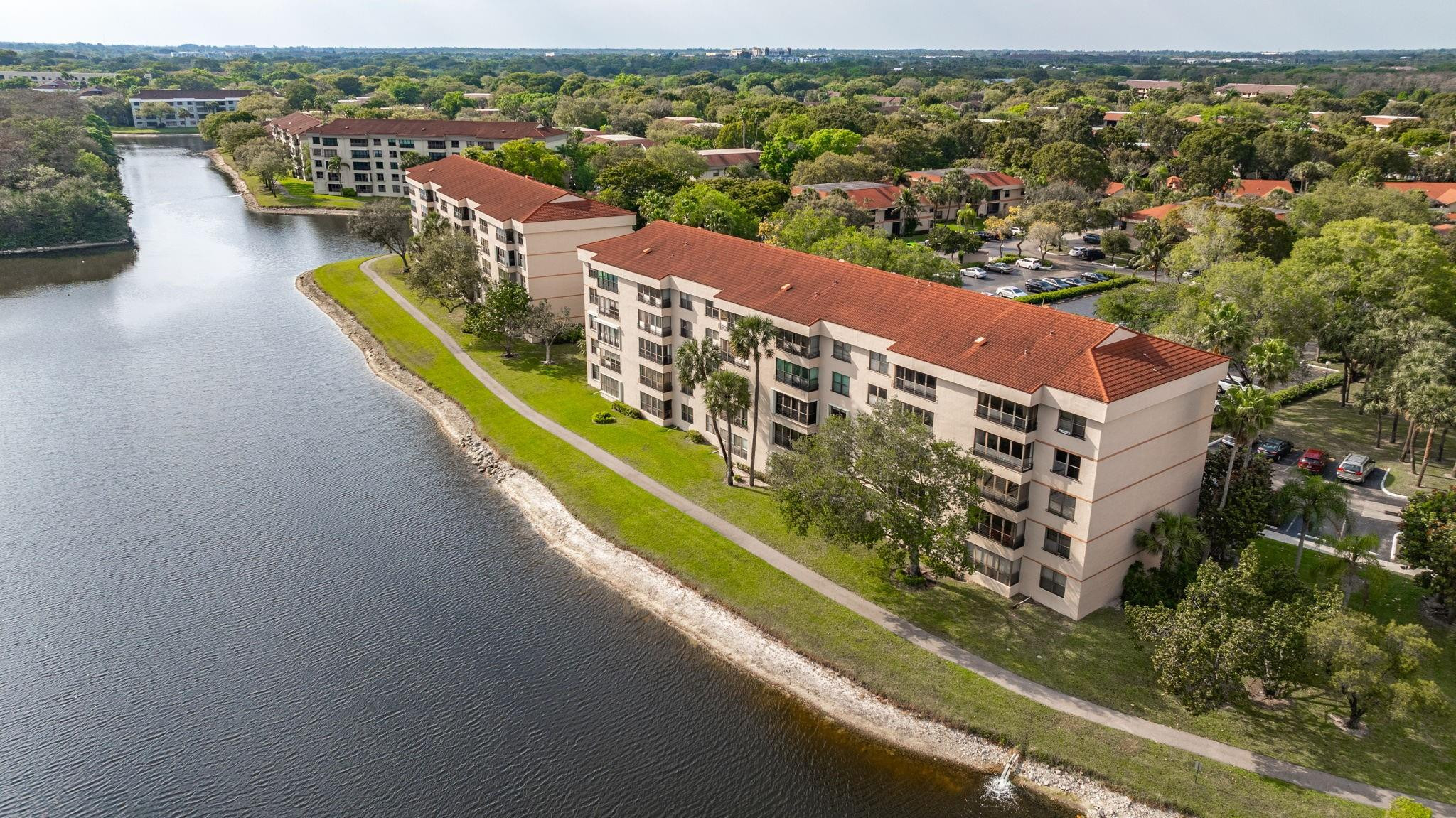 Applewood Village II - Residential