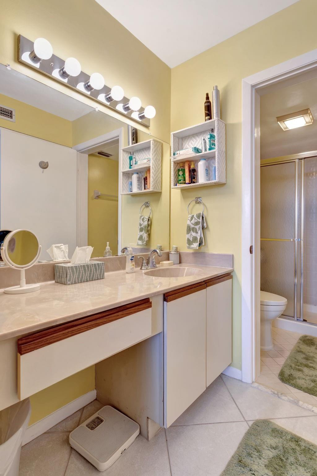 Applewood Village II - Residential