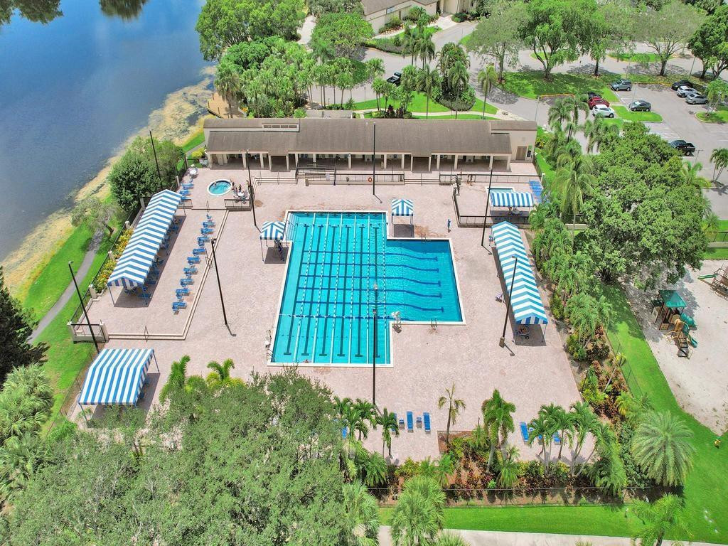 Applewood Village II - Residential