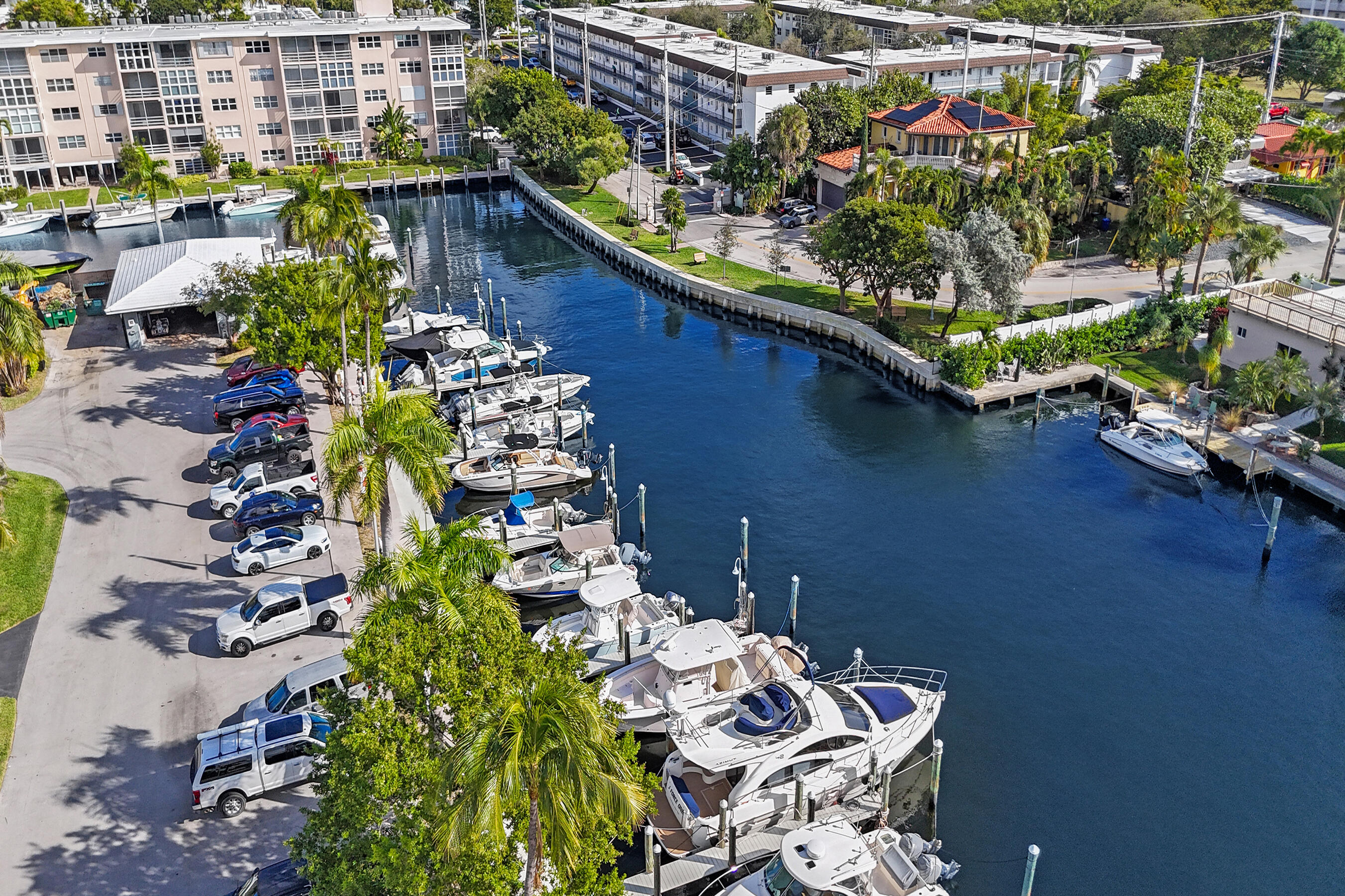 PALM CLUB - Residential