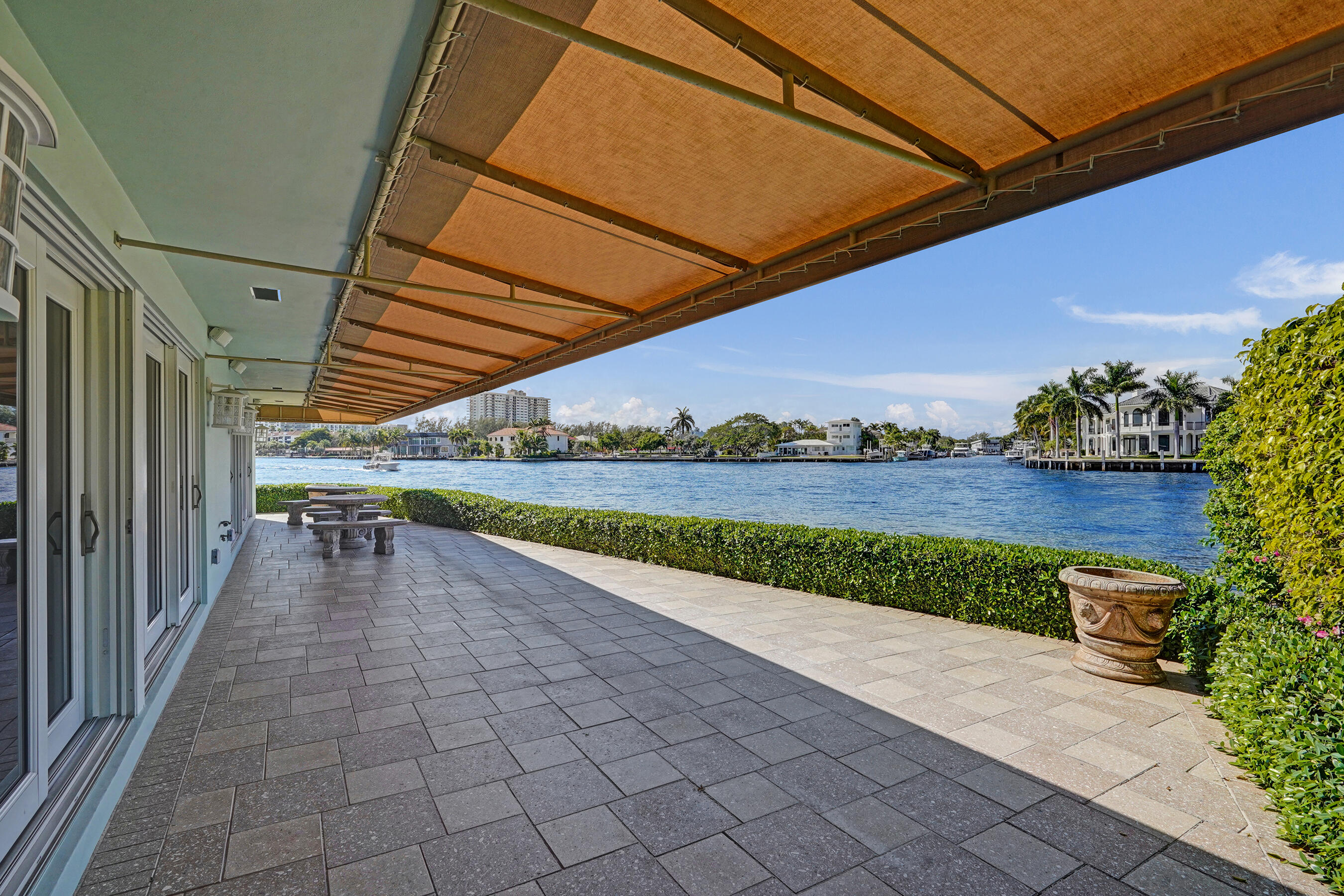 PALM CLUB - Residential