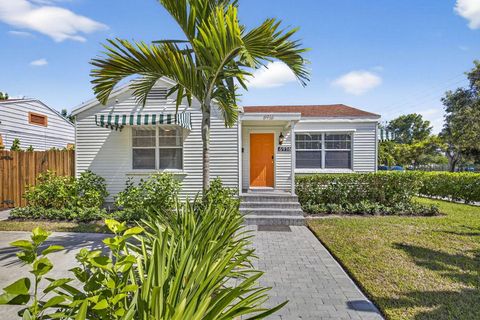 6916 Garden Avenue West Palm Beach FL 33405