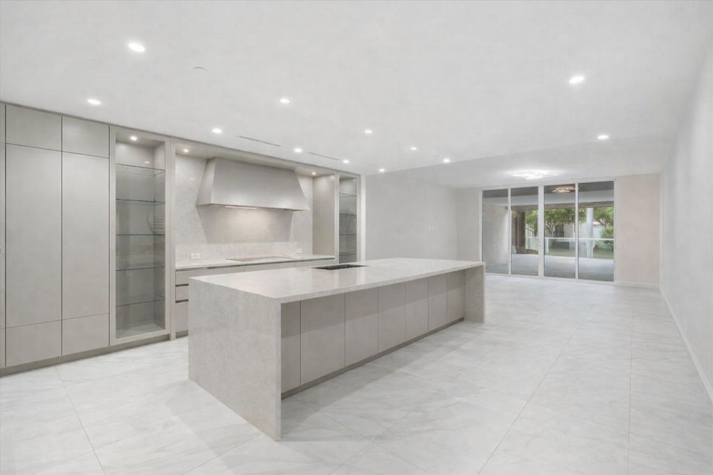 Photo of 200 SE Mizner Boulevard #810, Boca Raton, FL 33432 (MLS # R11163609)