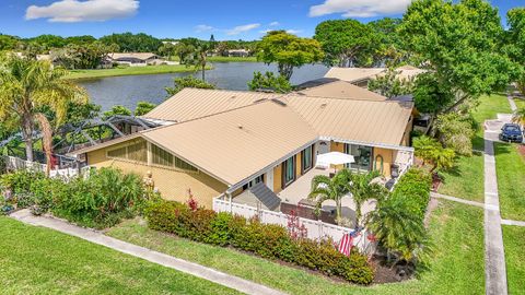 Photo of 5713 Golden Eagle Circle, Palm Beach Gardens, FL 33418 (MLS # B26017999)