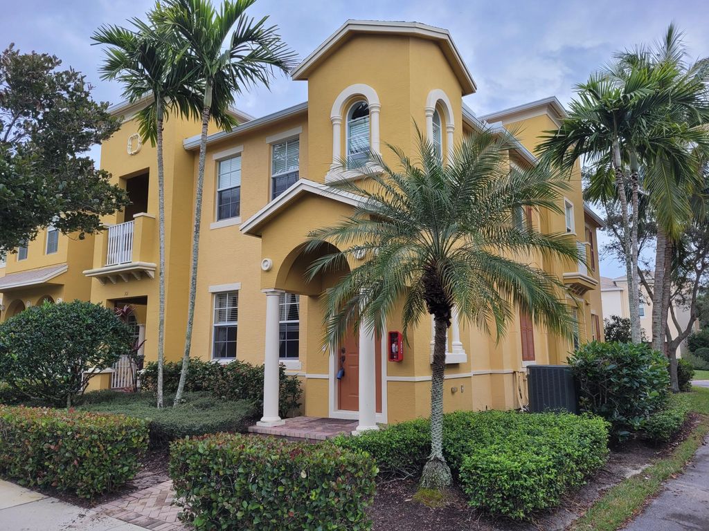 Photo of 108 W Pigeon Plum Drive #201, Jupiter, FL 33458 (MLS # R10958989)